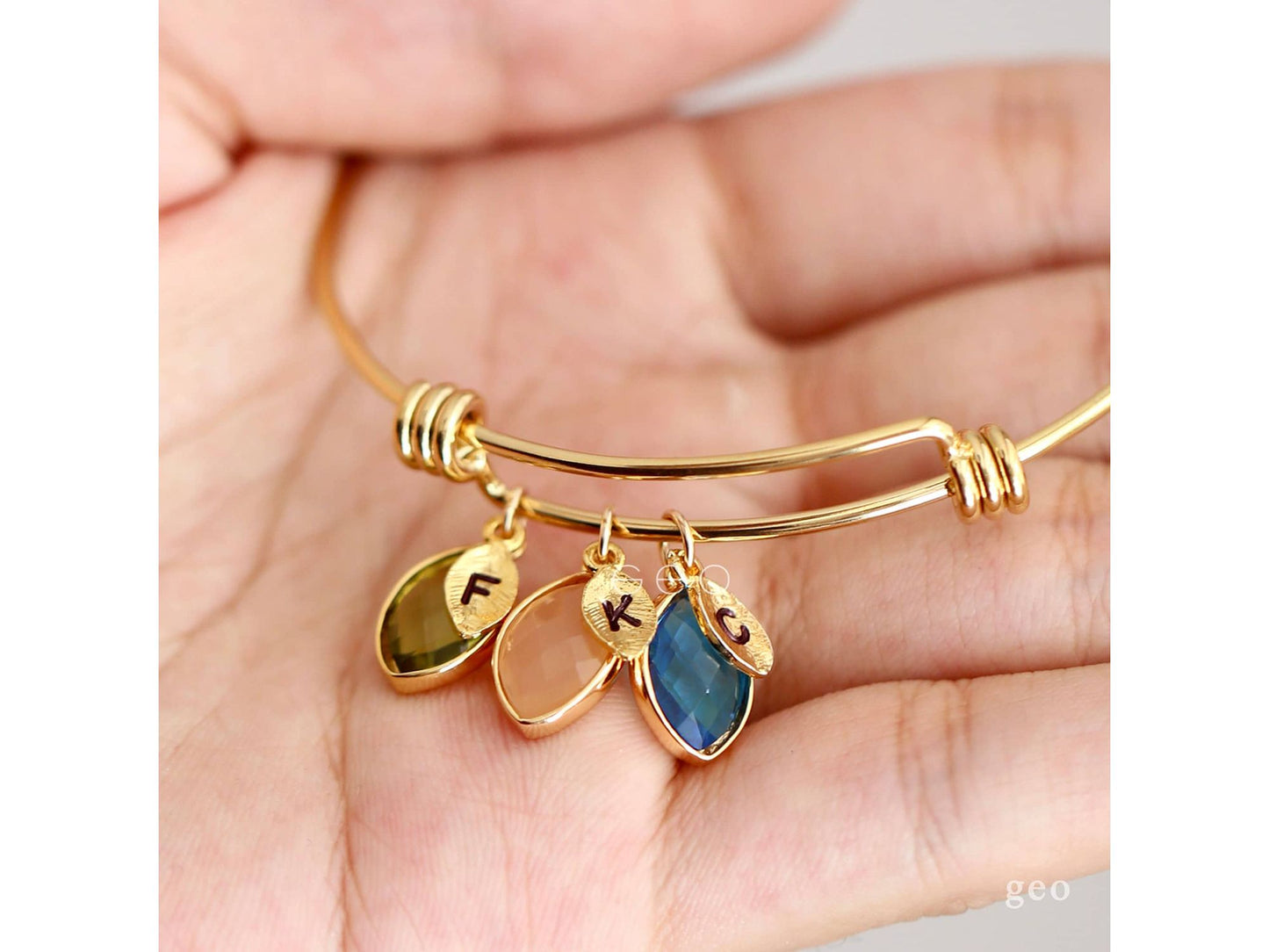 Personalized Family Tree Bracelet for Mom Custom Gift Handmade Birthstone Jewelry Nana Charm Bracelet Mother of the Bride and Groom Gift